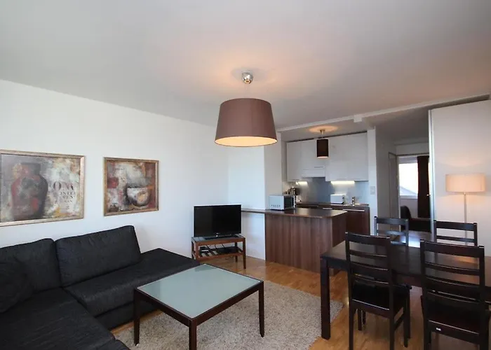 45M2 Sepaenkatu 11, Kaksio Avaralla Naekoealalla Merelle Asti, Parveke