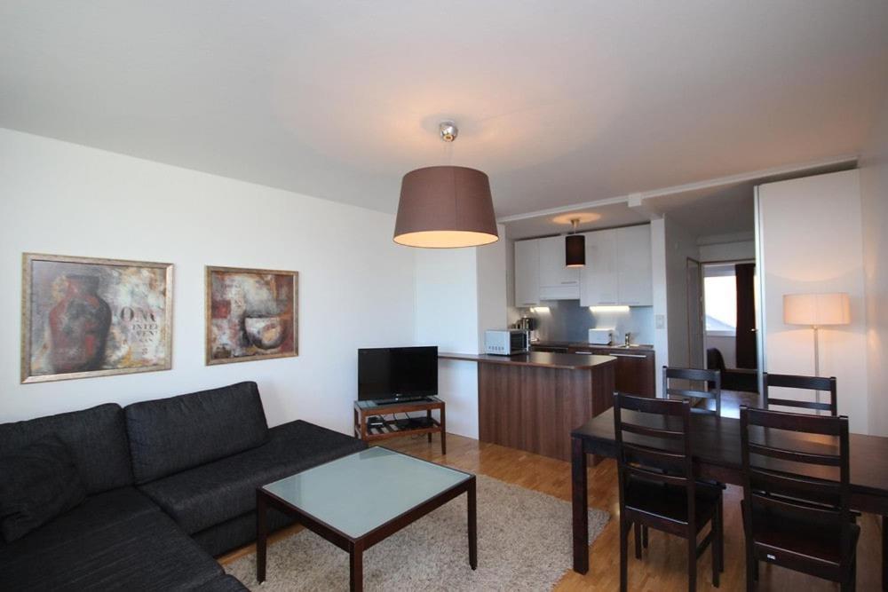 Appartamento 45m2 Sepaenkatu 11, Kaksio Avaralla Naekoealalla Merelle Asti, Parveke